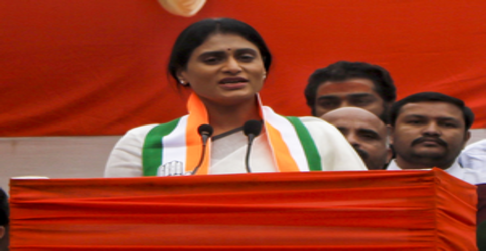 वाईएस शर्मिला ने जगन, नायडू से आंध्र प्रदेश के विशेष दर्जे के लिए केंद्र पर दबाव बनाने का आग्रह किया