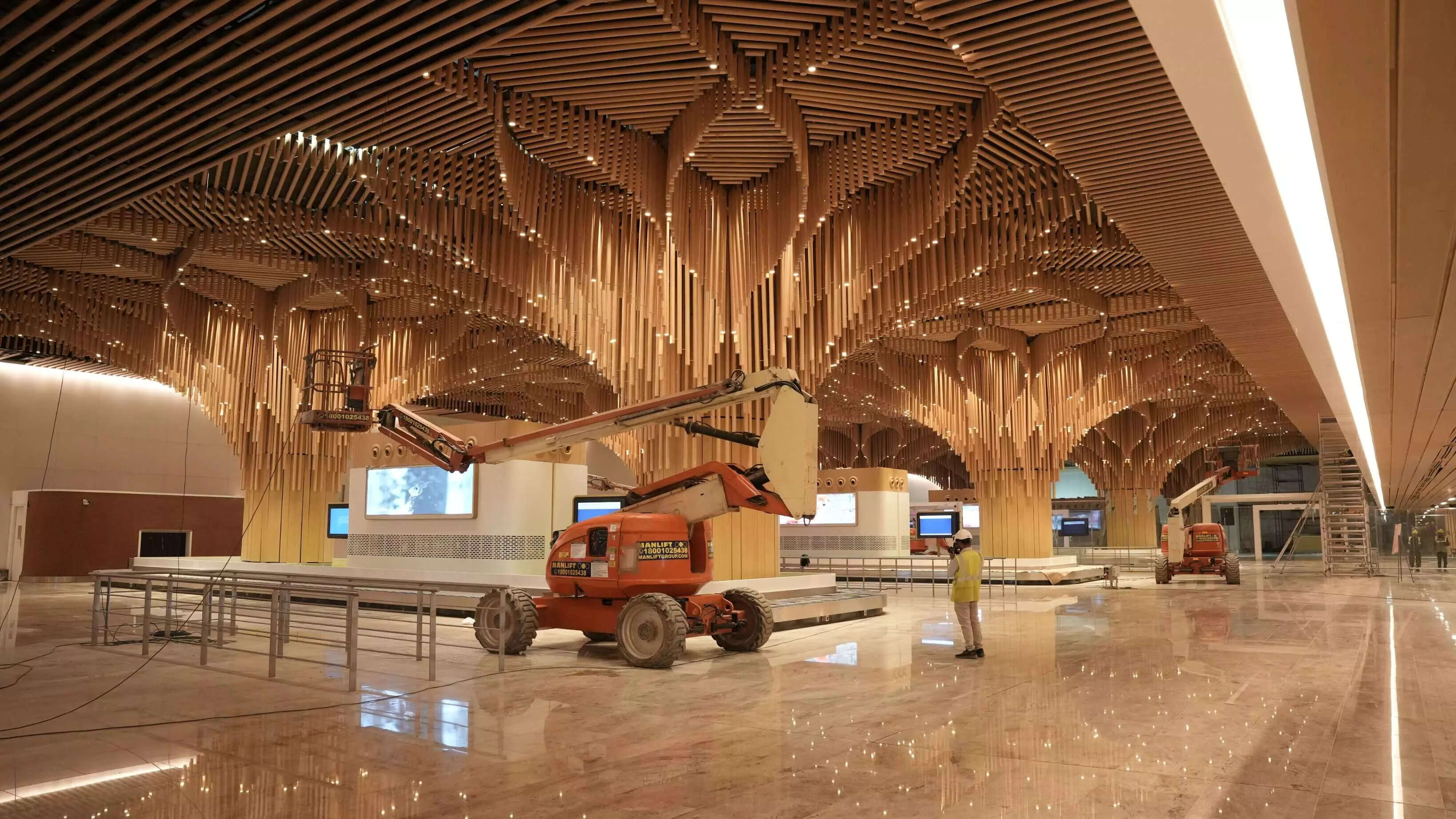 गुवाहाटी हवाई अड्डे पर नए टर्मिनल का उद्घाटन और दूसरे टर्मिनल की योजना