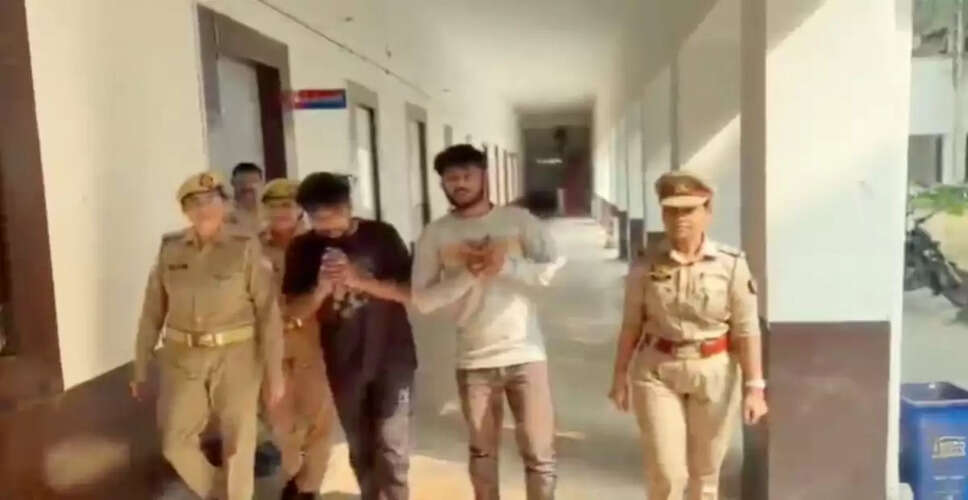 झांसी में छेड़छाड़ के आरोपियों ने मांगी माफी, वीडियो हुआ वायरल