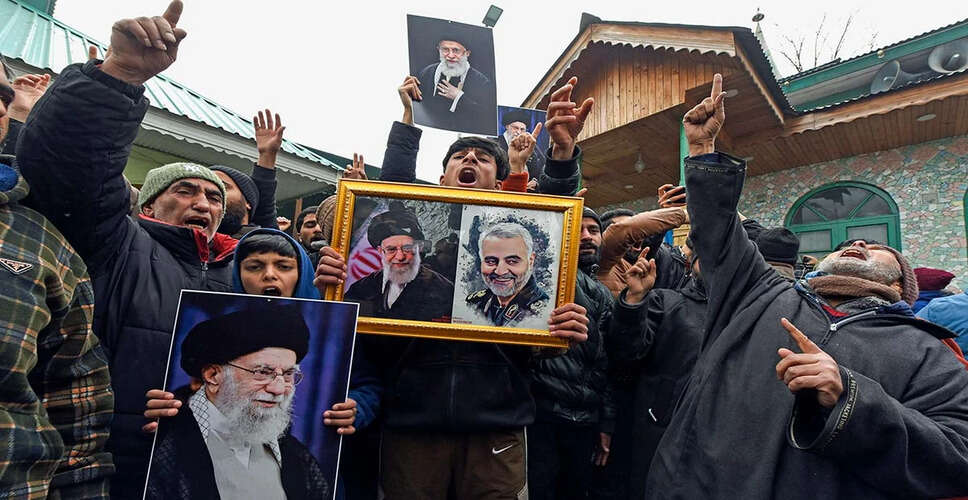 शिया समुदाय का ईरान के समर्थन में प्रदर्शन, भारत से संतुलित रुख की मांग