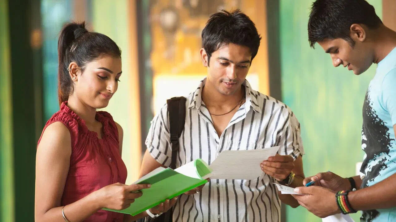 आईबीपीएस क्लर्क भर्ती 2025: 2,151 नई रिक्तियों के साथ कुल संख्या 15,684 हुई