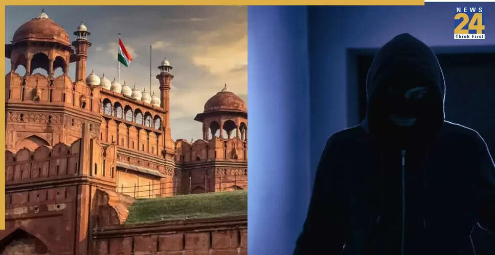 दिल्ली के लाल किले में धार्मिक अनुष्ठान के दौरान चोरी की घटना