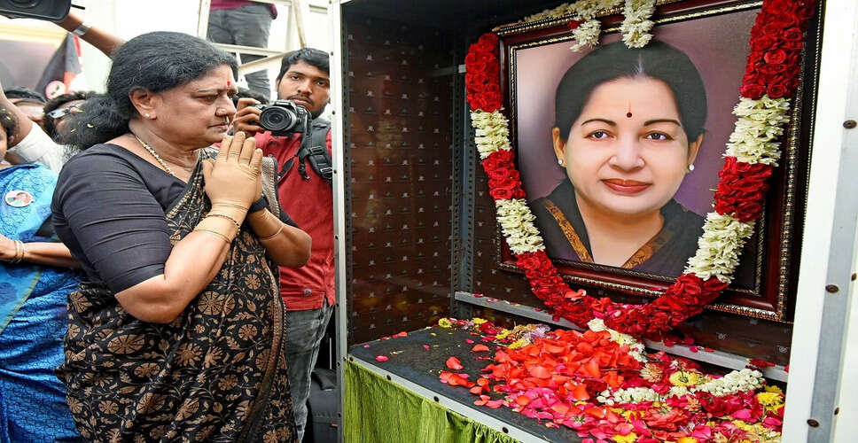वीके शशिकला का अन्नाद्रमुक को पुनर्जीवित करने का संकल्प