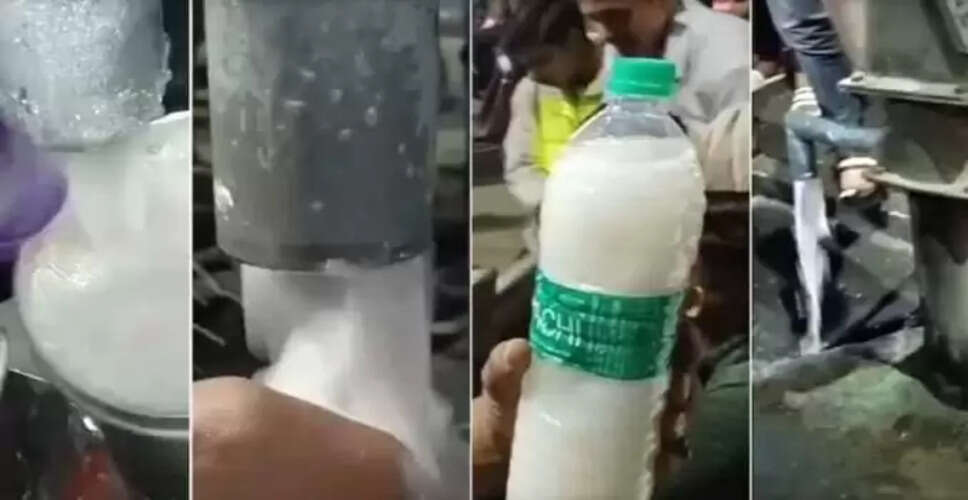 मुरादाबाद में हैंडपंप से निकला दूध जैसा पानी, प्रशासन ने किया जांच
