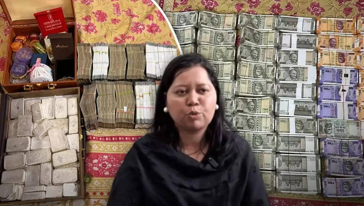 झांसी की IRS अधिकारी प्रभा भंडारी की गिरफ्तारी: 70 लाख की रिश्वत और सोने की बरामदगी