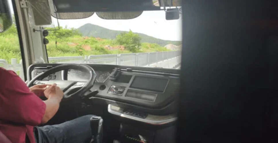 राजस्थान में बस दुर्घटना: ड्राइवर को आया दिल का दौरा, 20 से अधिक घायल