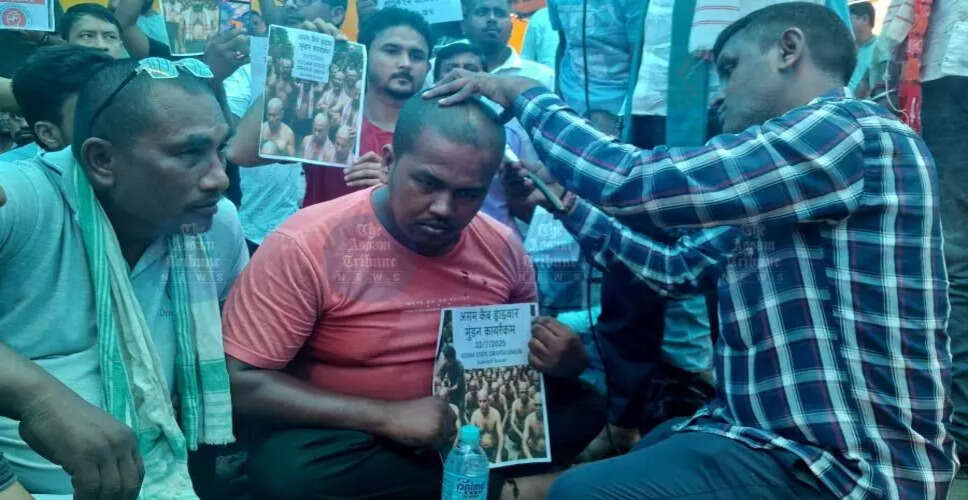 गुवाहाटी में कैब चालकों का अनोखा विरोध: सिर मुंडवाकर जताई नाराजगी