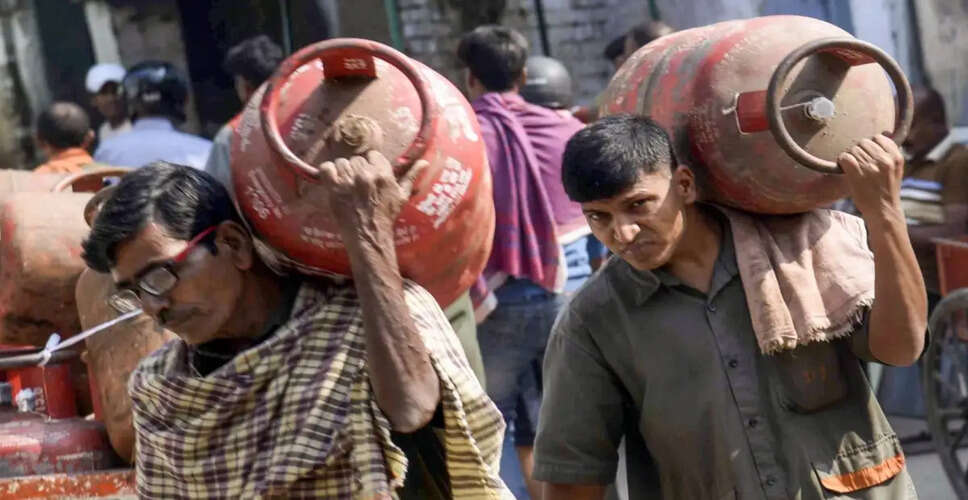 मोदी सरकार ने एलपीजी और एटीएफ की कीमतों में वृद्धि की, हवाई यात्रा महंगी होने की संभावना