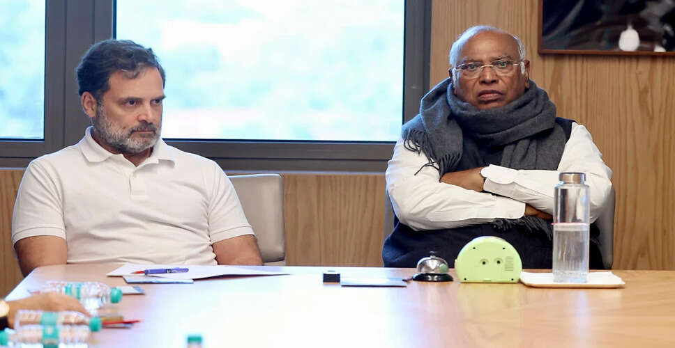 पुणे अदालत ने सावरकर के पौत्र की याचिका खारिज की