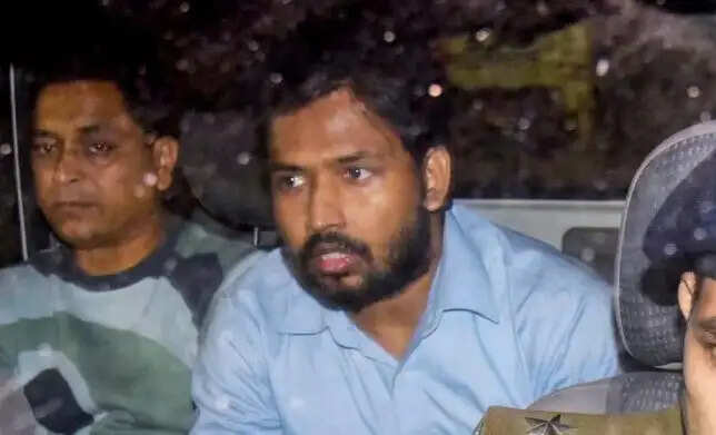 खान सर ने पटना कोर्ट में किया सरेंडर, गोलीकांड में मामला दर्ज