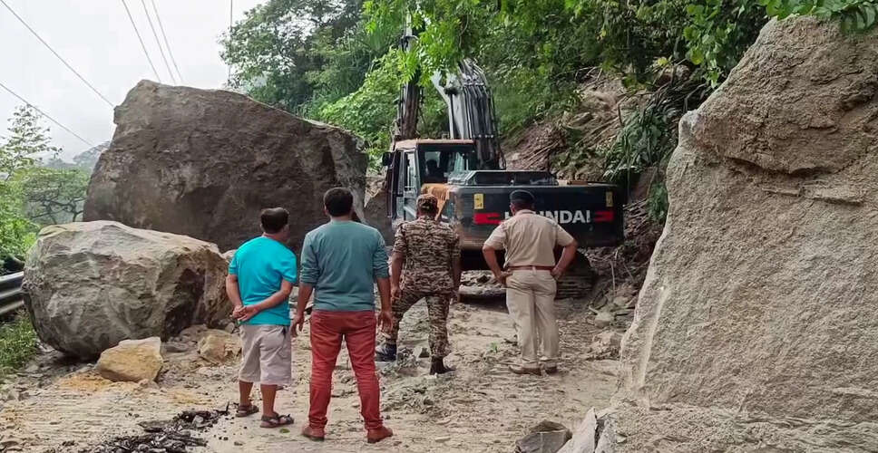 उत्तराखंड में धौलीगंगा पावर प्रोजेक्ट पर भूस्खलन, 19 कर्मचारी फंसे