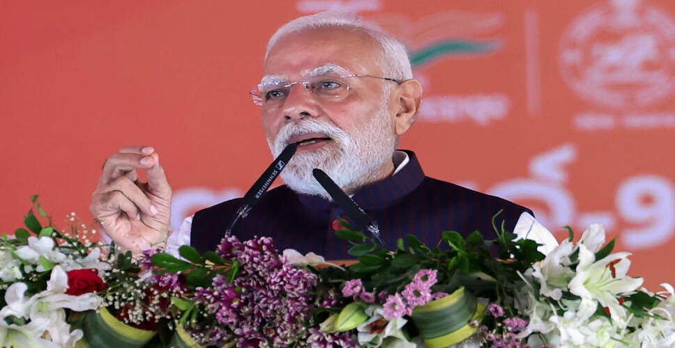 प्रधानमंत्री मोदी ने 'मन की बात' में आरएसएस की सेवा और अनुशासन की सराहना की