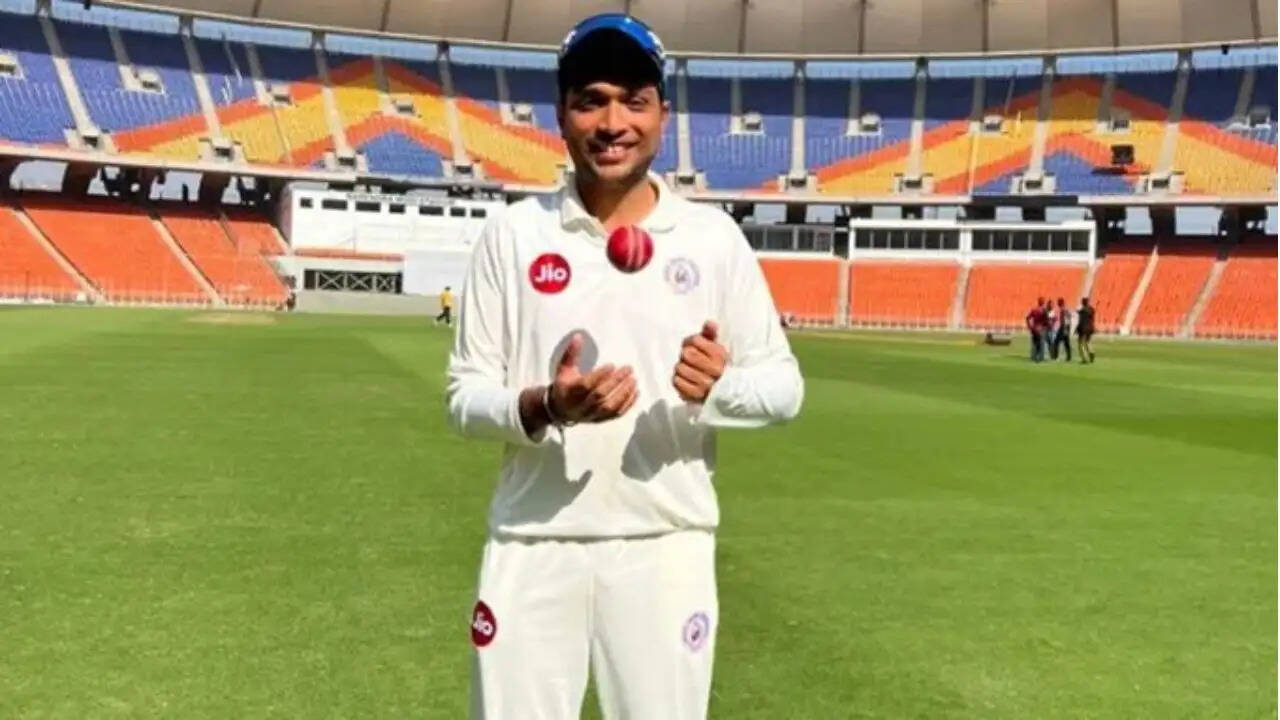 गुजरात के सिद्धार्थ देसाई ने रणजी ट्रॉफी में मचाई धूम, अश्विन की कमी को किया पूरा
