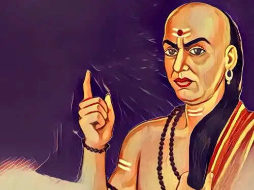 आचार्य चाणक्य की नीतियों से सफलता की कुंजी: 5 विशेषताएं