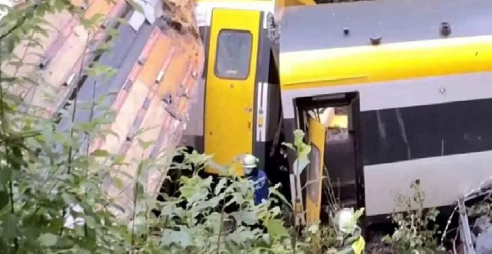 जर्मनी में यात्री ट्रेन के पटरी से उतरने से तीन की मौत, कई घायल