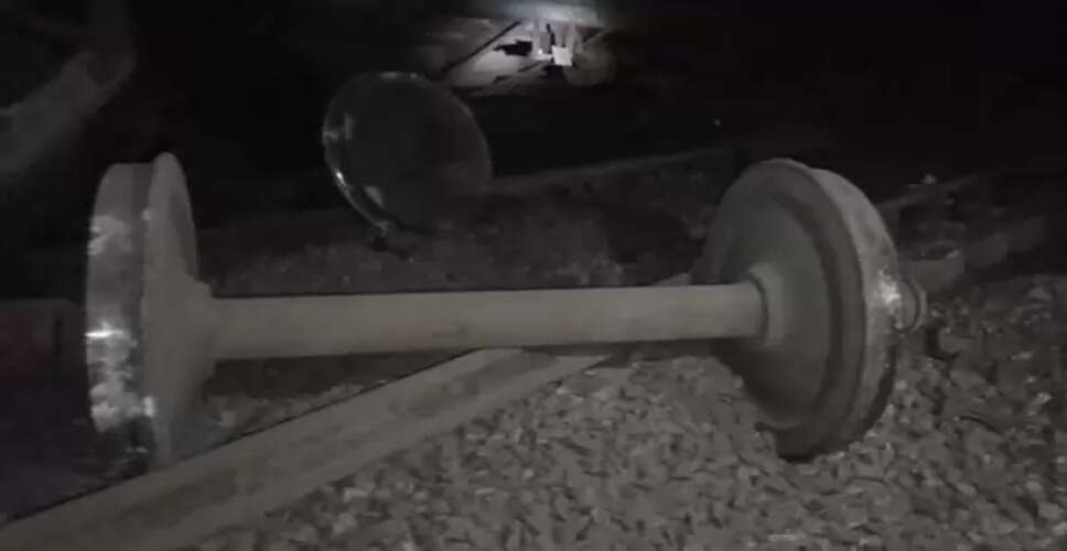 मथुरा में मालगाड़ी के पटरी से उतरने से रेल यातायात प्रभावित