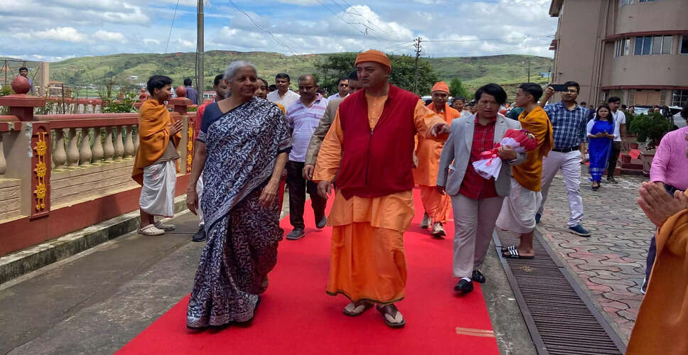 निर्मला सीतारमण ने मेघालय में रामकृष्ण मिशन का दौरा किया