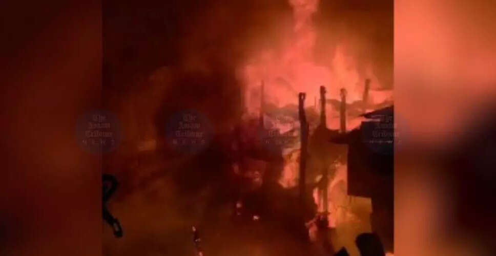 धुबरी में भयंकर आग से व्यापारियों में हड़कंप
