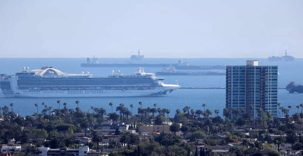 हॉर्मुज जलडमरूमध्य से भारतीय जल क्षेत्र की ओर बढ़ते तेल टैंकर