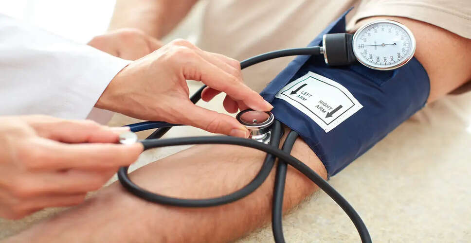 लो ब्लड प्रेशर: लक्षण, घरेलू उपाय और कब डॉक्टर से संपर्क करें