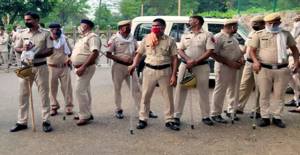 गुरुग्राम में स्पा सेंटर पर सेक्स रैकेट का भंडाफोड़, तीन गिरफ्तार