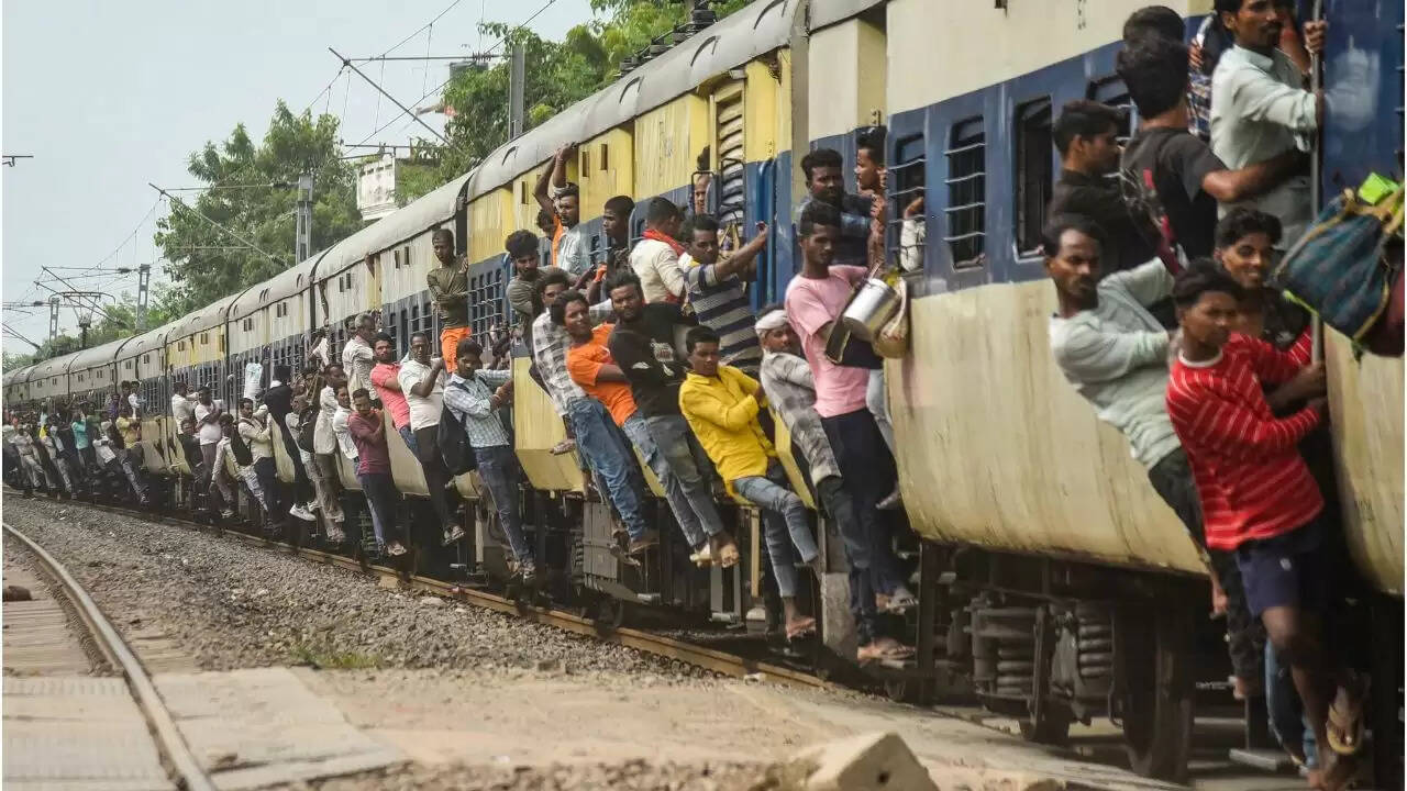 आज के प्रमुख समाचार: महंगाई भत्ते में वृद्धि और पुतिन का भारत दौरा