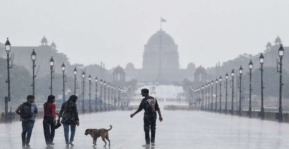 दिल्ली में मौसम का हाल: तापमान में गिरावट और बारिश की संभावना