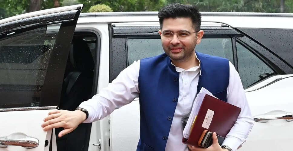 AAP के सांसदों का BJP में शामिल होना: संजय सिंह की अयोग्यता की मांग