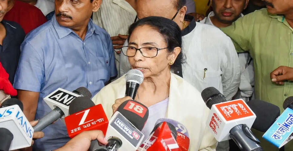 पश्चिम बंगाल में तृणमूल कांग्रेस में विभाजन: क्या ममता बनर्जी की सरकार संकट में है?