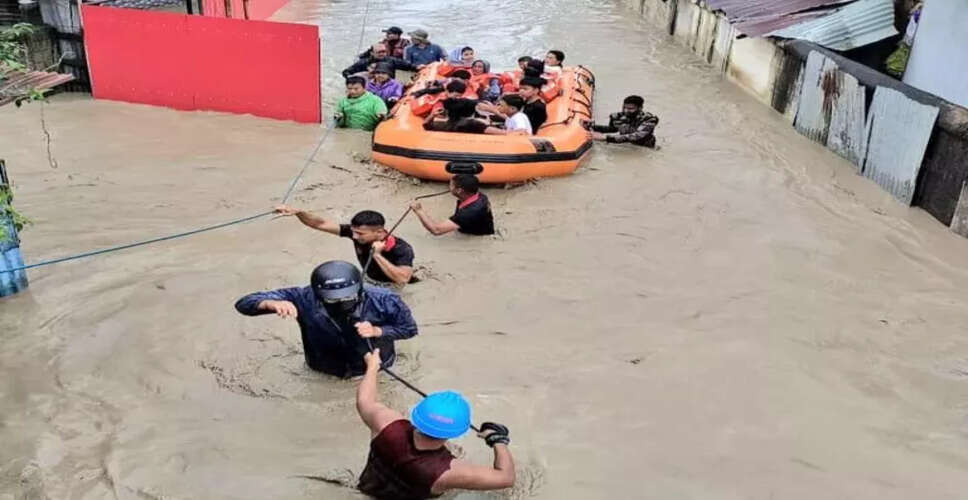 मणिपुर में बाढ़ के कारण स्कूल और कॉलेज बंद