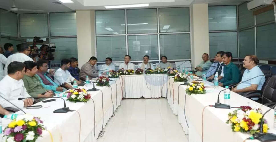 असम में विपक्षी एकता की नई कोशिश: असम सोनमिलितो मोर्चा की बैठक