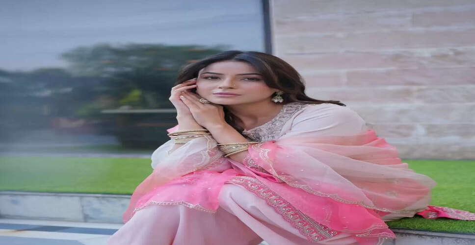 शहनाज़ गिल ने साझा की खूबसूरत तस्वीरें, फैंस ने की तारीफ