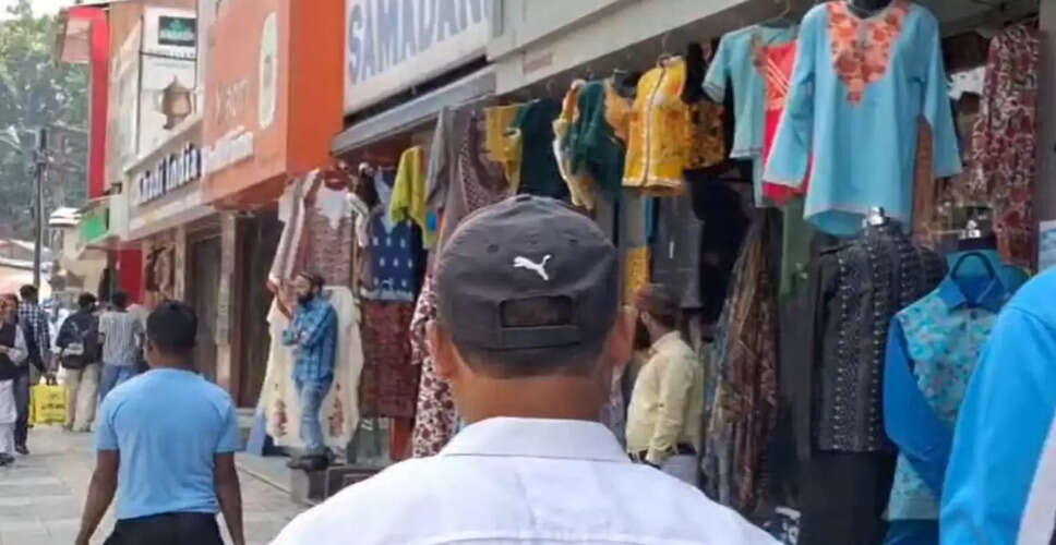 कश्मीर में ईद से पहले बाजारों में उत्सव का अभाव