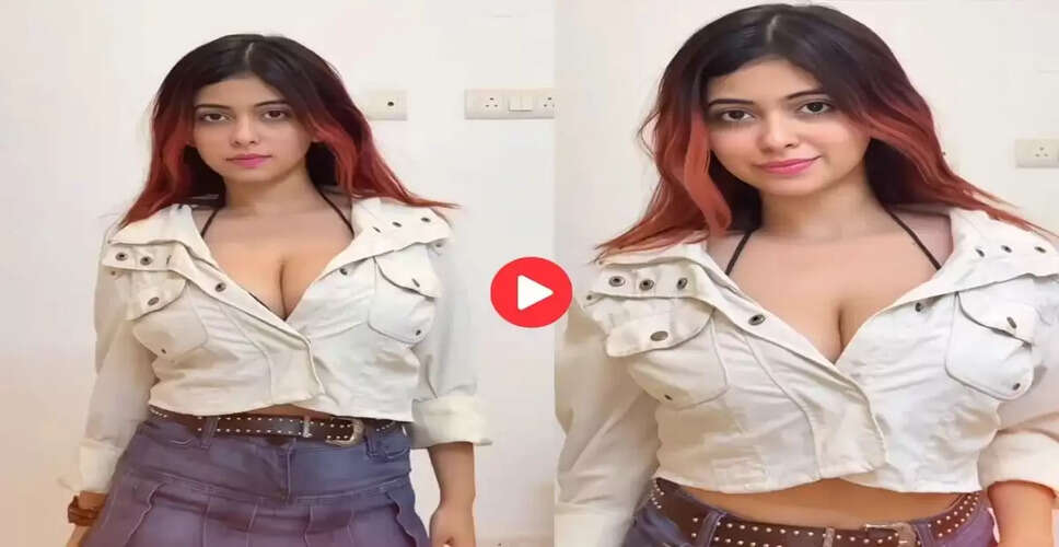 रिया पांडे का बोल्ड लुक सोशल मीडिया पर मचा रहा है धमाल