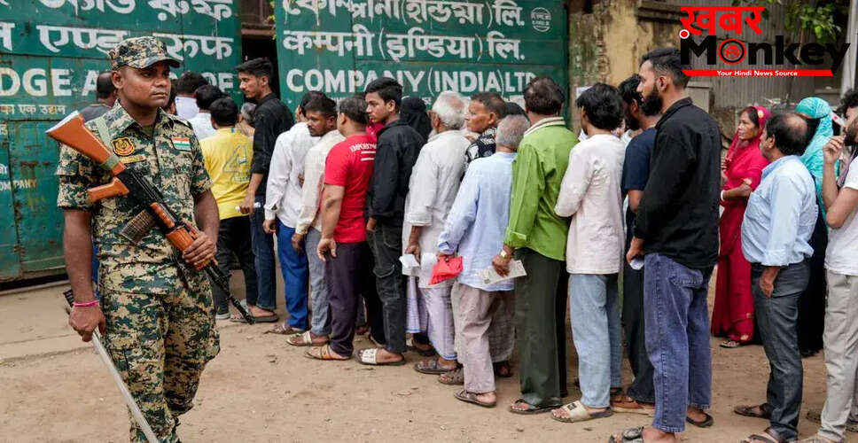 पश्चिम बंगाल में 15 मतदान केंद्रों पर दोबारा वोटिंग, चुनाव आयोग का कड़ा कदम