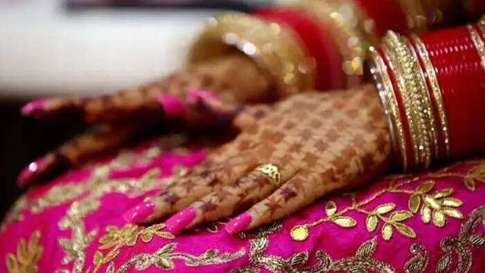 गोरखपुर में प्रेमी ने शादी में किया हंगामा, दुल्हन की मांग में भरा सिंदूर