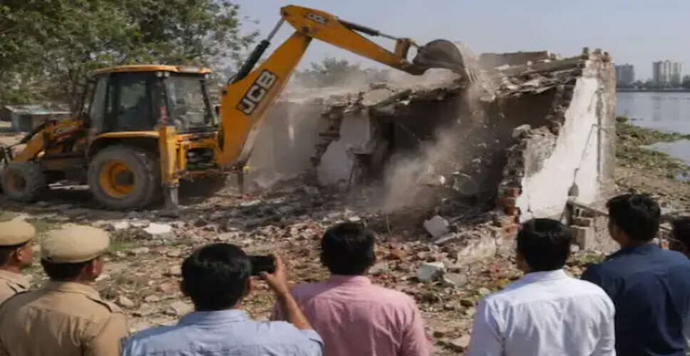 गाजियाबाद में यमुना और हिंडन नदी के किनारे अवैध कब्जों के खिलाफ प्रशासन का बड़ा अभियान