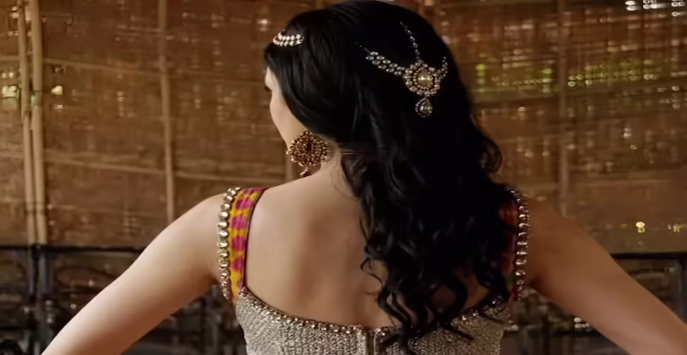 एक विदेशी लड़की की प्रेरणादायक यात्रा: भारत में नई पहचान की खोज