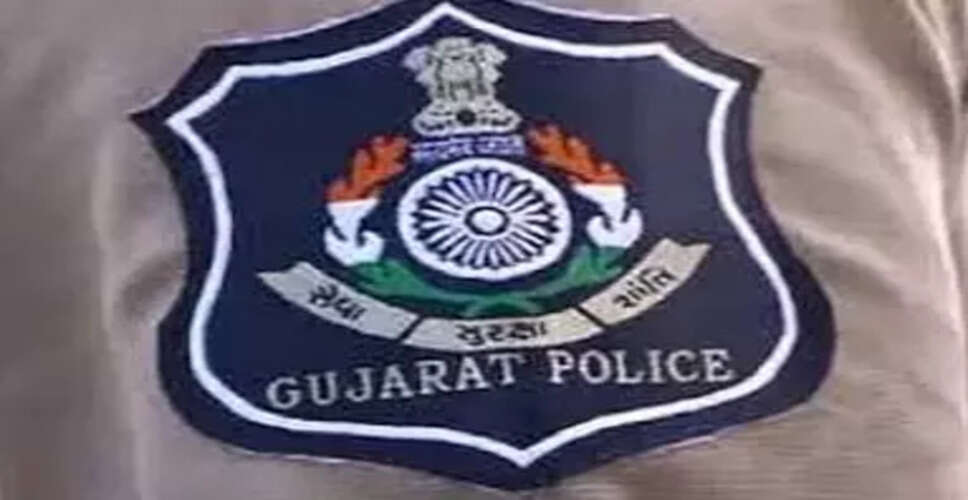 गुजरात में हाई-प्रोफाइल शराब पार्टी का भंडाफोड़, 42 लोग गिरफ्तार