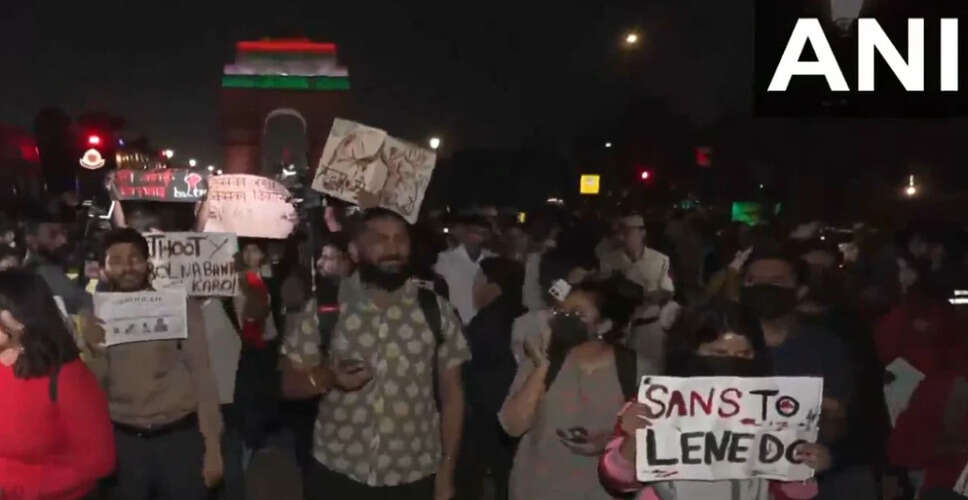 दिल्ली में प्रदूषण के खिलाफ प्रदर्शन: सरकार से तत्काल कार्रवाई की मांग