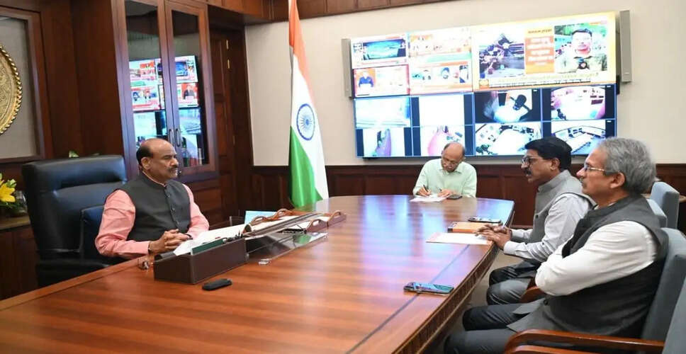 शिवसेना सांसदों की संसद में स्पीकर से मुलाकात, पार्टी विभाजन पर चर्चा