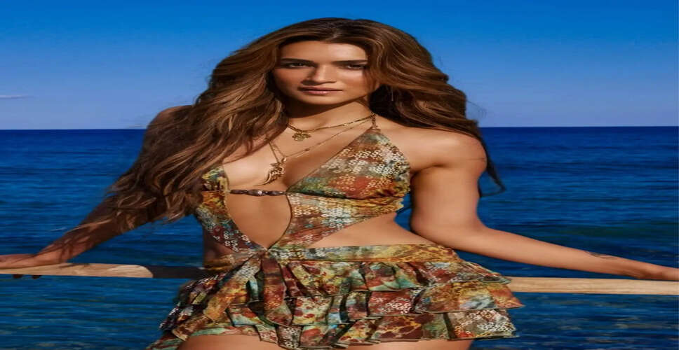 कृति सेनन ने साझा की अपनी नई फिल्म 'कॉकटेल 2' की ग्लैमरस तस्वीरें