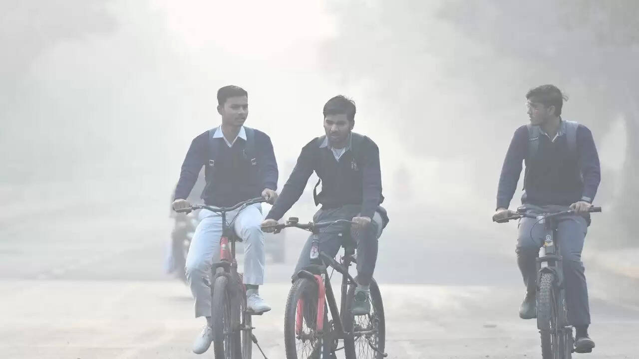 दिल्ली में स्कूलों के लिए नया आदेश: फिजिकल क्लासेस का होगा संचालन