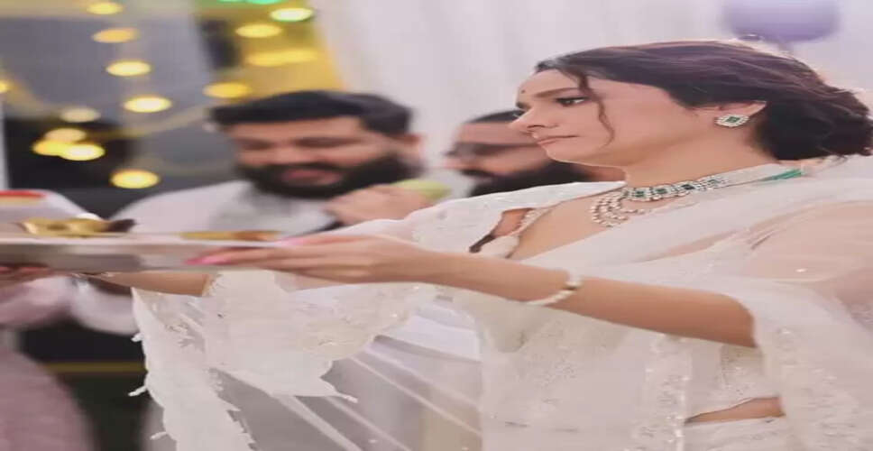 अंकिता लोखंडे ने परिवार और पति विक्की जैन संग की गौरी मां और बप्पा की पूजा