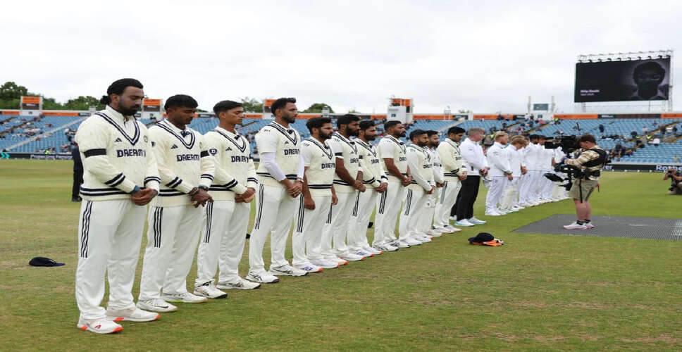 भारत-इंग्लैंड टेस्ट मैच में खिलाड़ियों ने काली पट्टी बांधकर दी श्रद्धांजलि