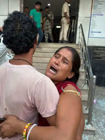 मुजफ्फरपुर अस्पताल में आग से हड़कंप, 25 से अधिक लोगों की मौत की आशंका