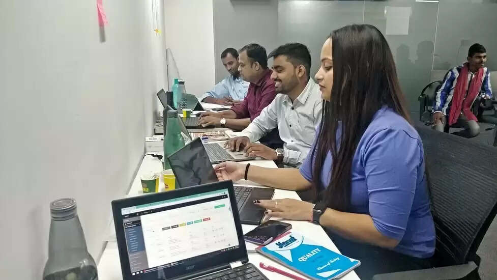 दिलखुश कुमार: सब्जी बेचने से करोड़ों की कंपनी तक का सफर