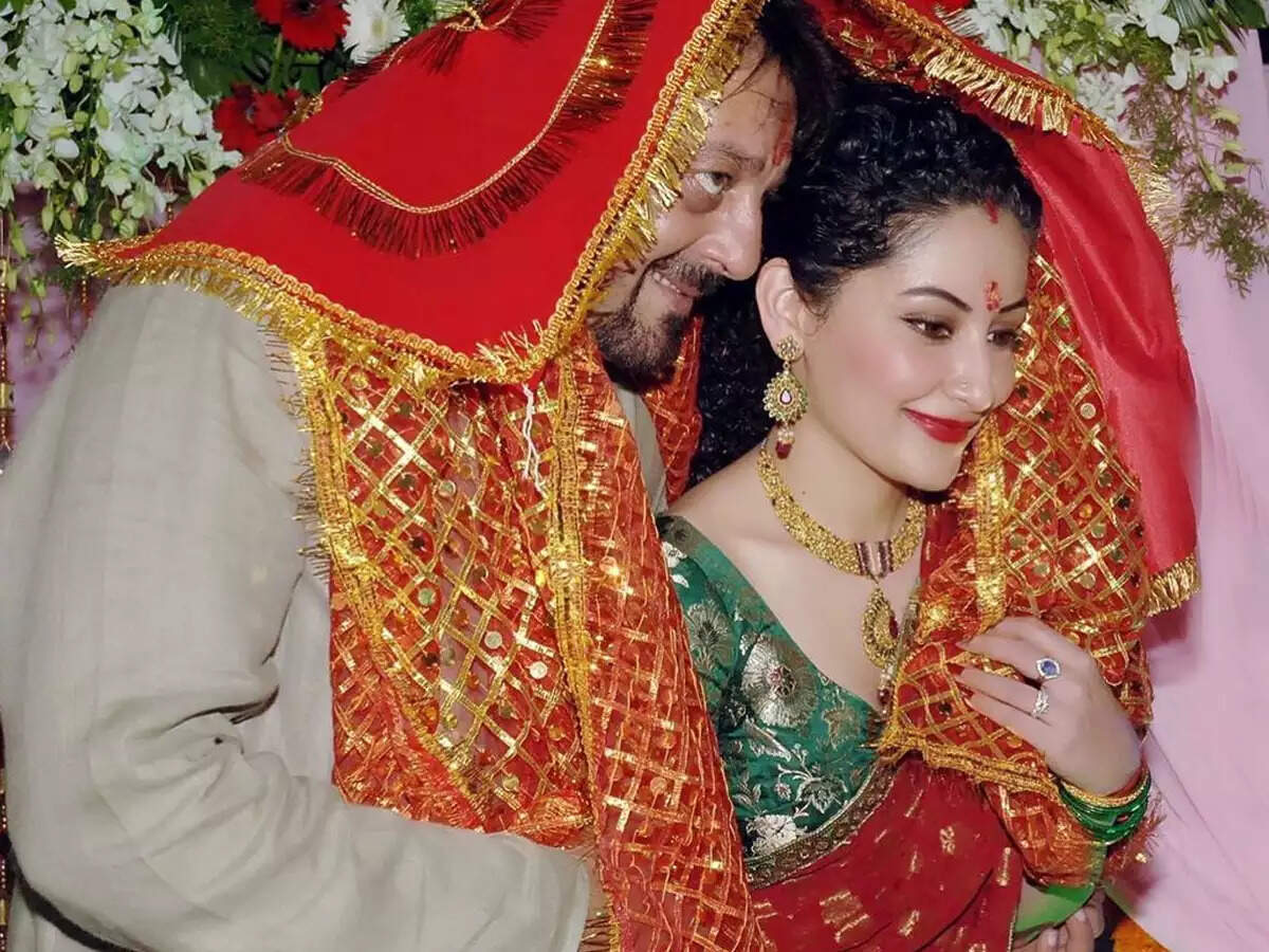 संजय दत्त: बॉलीवुड का हीरो जिसकी 308 गर्लफ्रेंड्स और 3 शादियां हैं
