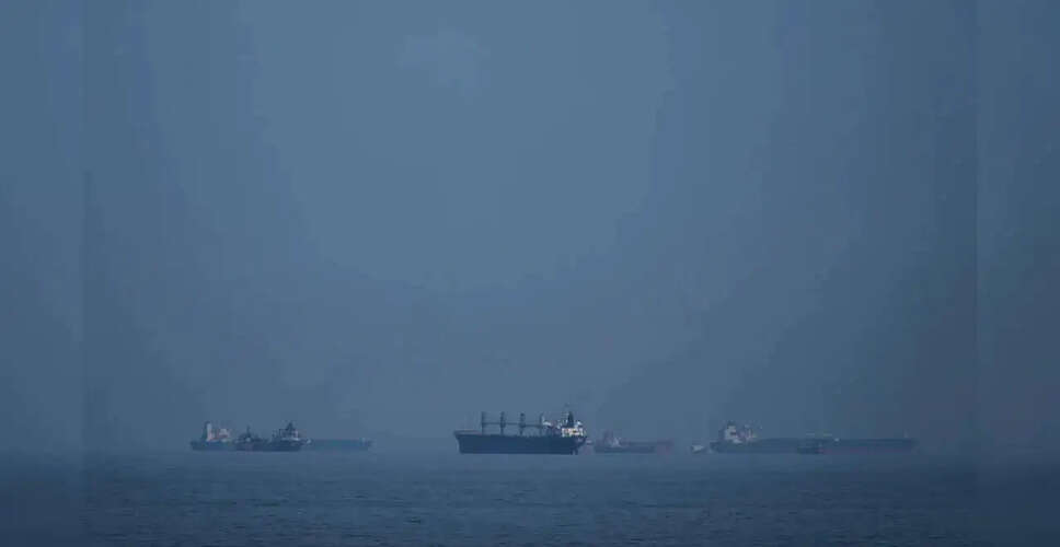 ईरान को ट्रंप की चेतावनी: 48 घंटे में होर्मुज जलडमरूमध्य खोलने का आदेश