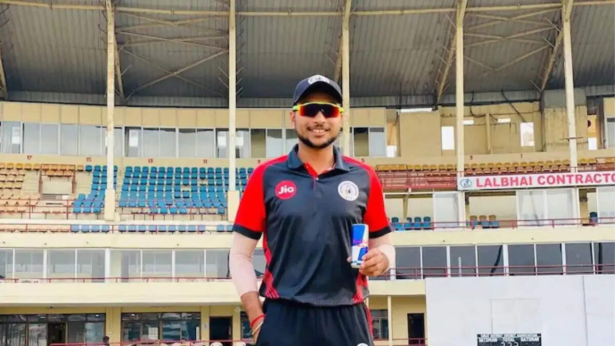 गुजरात के सिद्धार्थ देसाई ने रणजी ट्रॉफी में मचाई धूम, अश्विन की कमी को किया पूरा